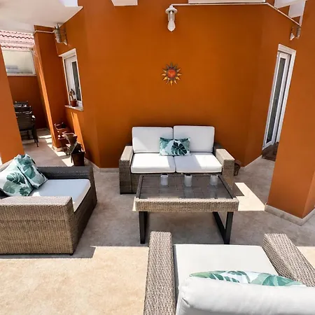 Modern Coastal Penthouse W Ac & Lg Private Terrace *